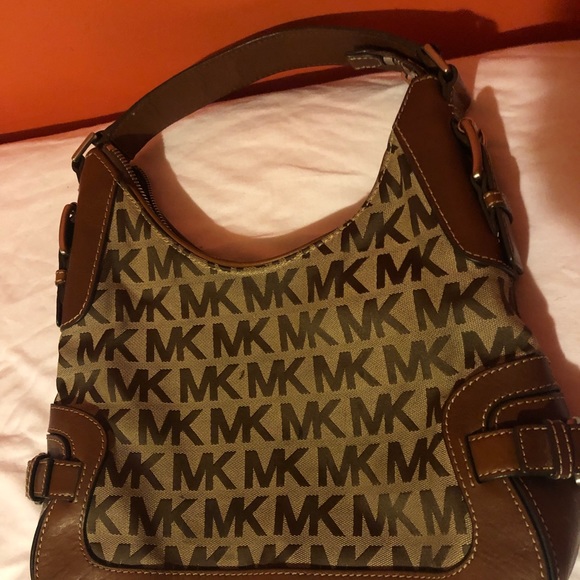 Michael Kors Signature Purse - Picture 1 of 6